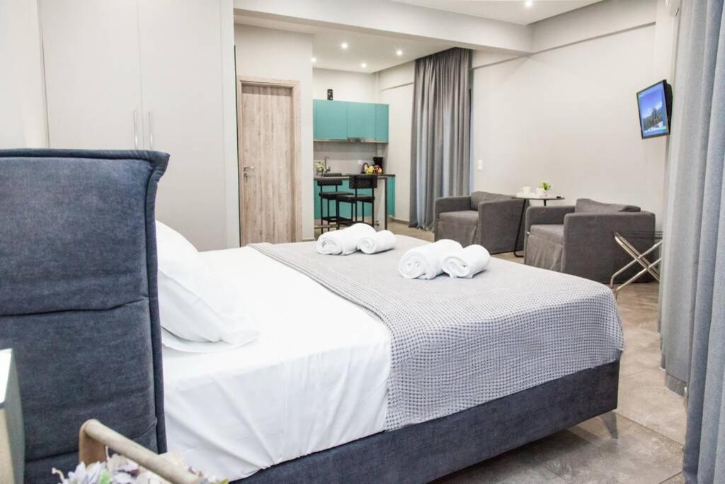 E Spacious Cornered Brand New Studio Apartment E Atina Dış mekan fotoğraf